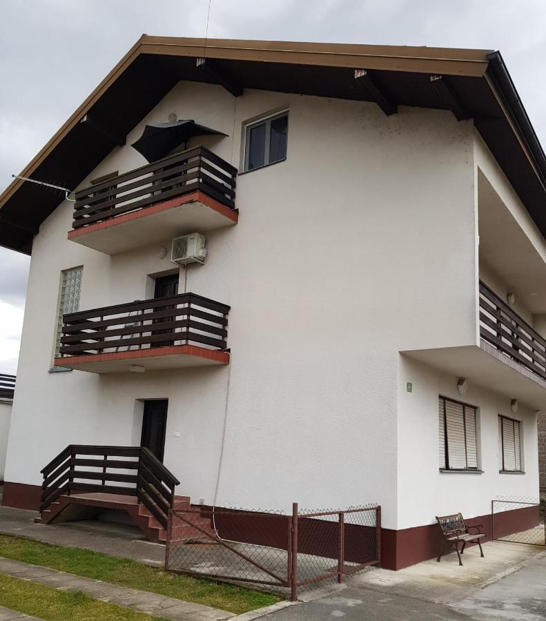 Apartman Atelier Карловац Экстерьер фото